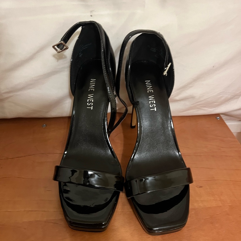 NWOT Nine West Glossy Black Heels